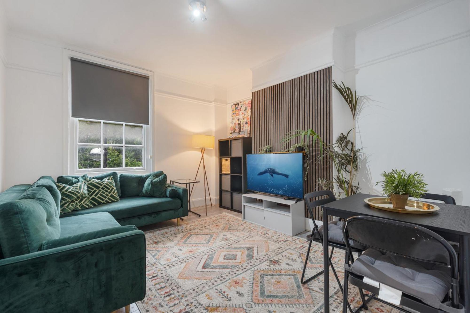The Chalton Funk-In Kings Cross Apartment London Bagian luar foto